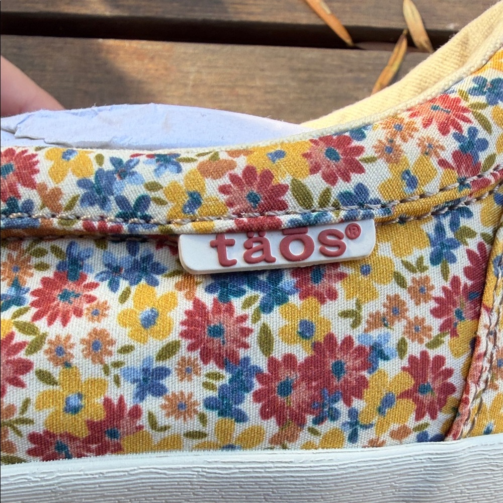 NWT: Taos Floral Slip-Ons - Picture 2 of 6